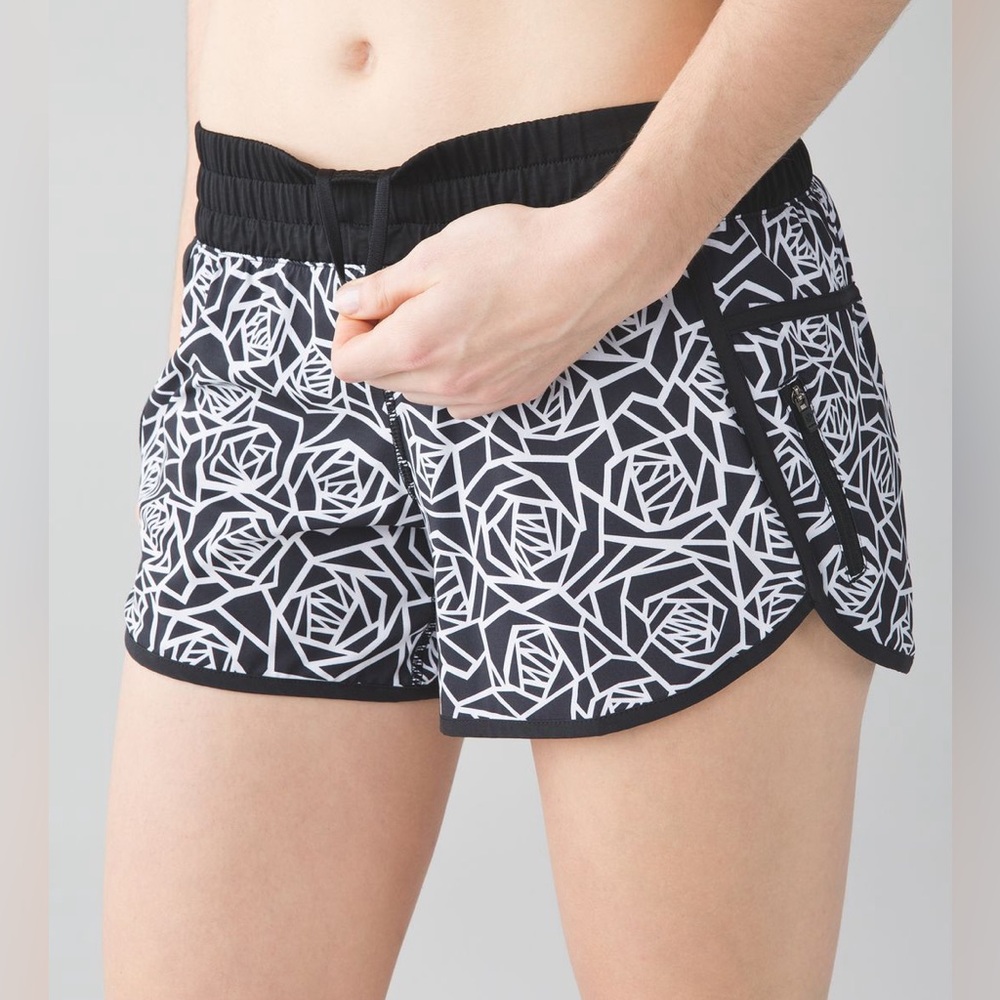 Lululemon Track That High-Rise 3” Shorts – Black White Pattern, Size 6, GUC - Picture 2 of 8